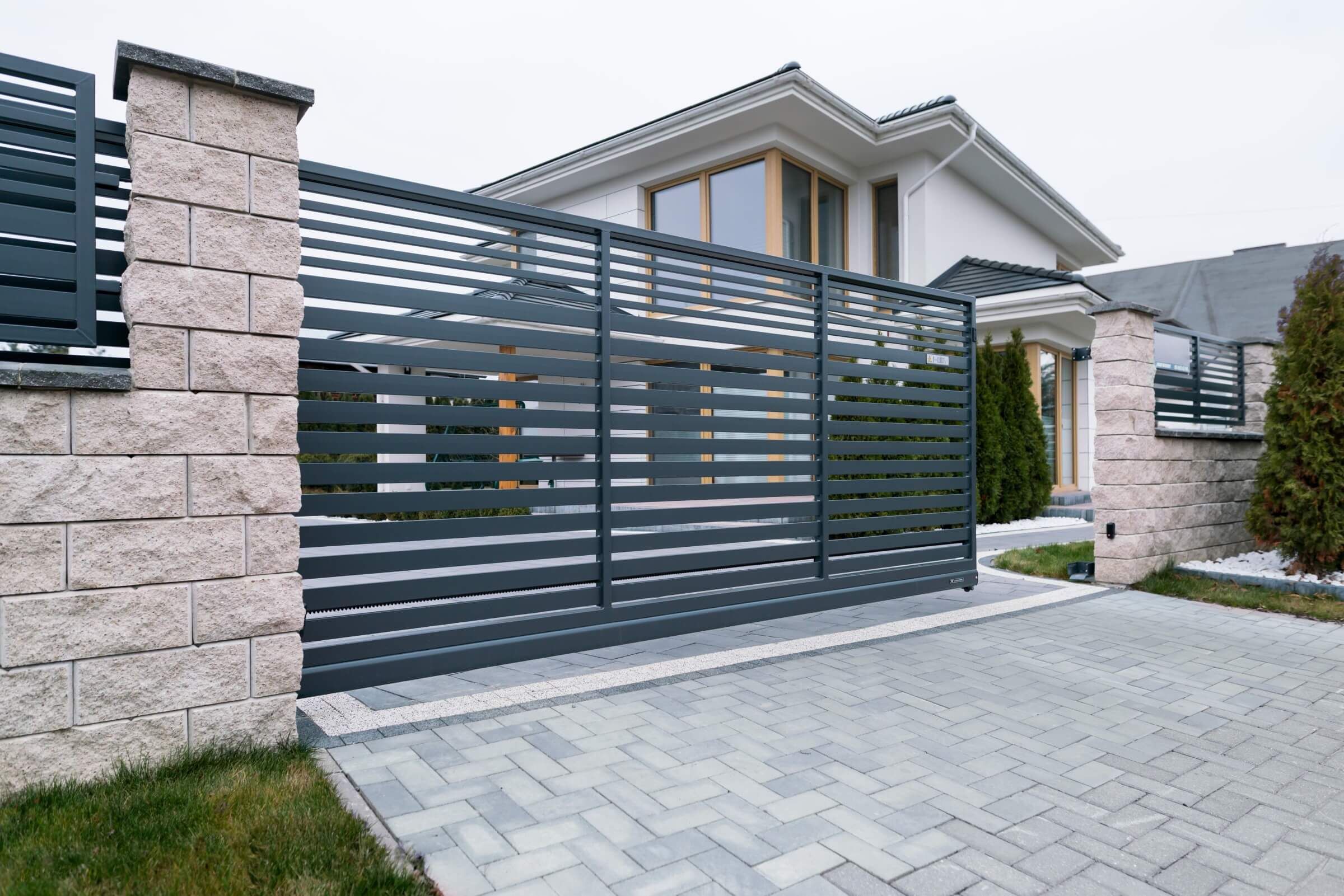 Zauntore aus Polen – warum deutsche Kunden WIŚNIOWSKI wählen?