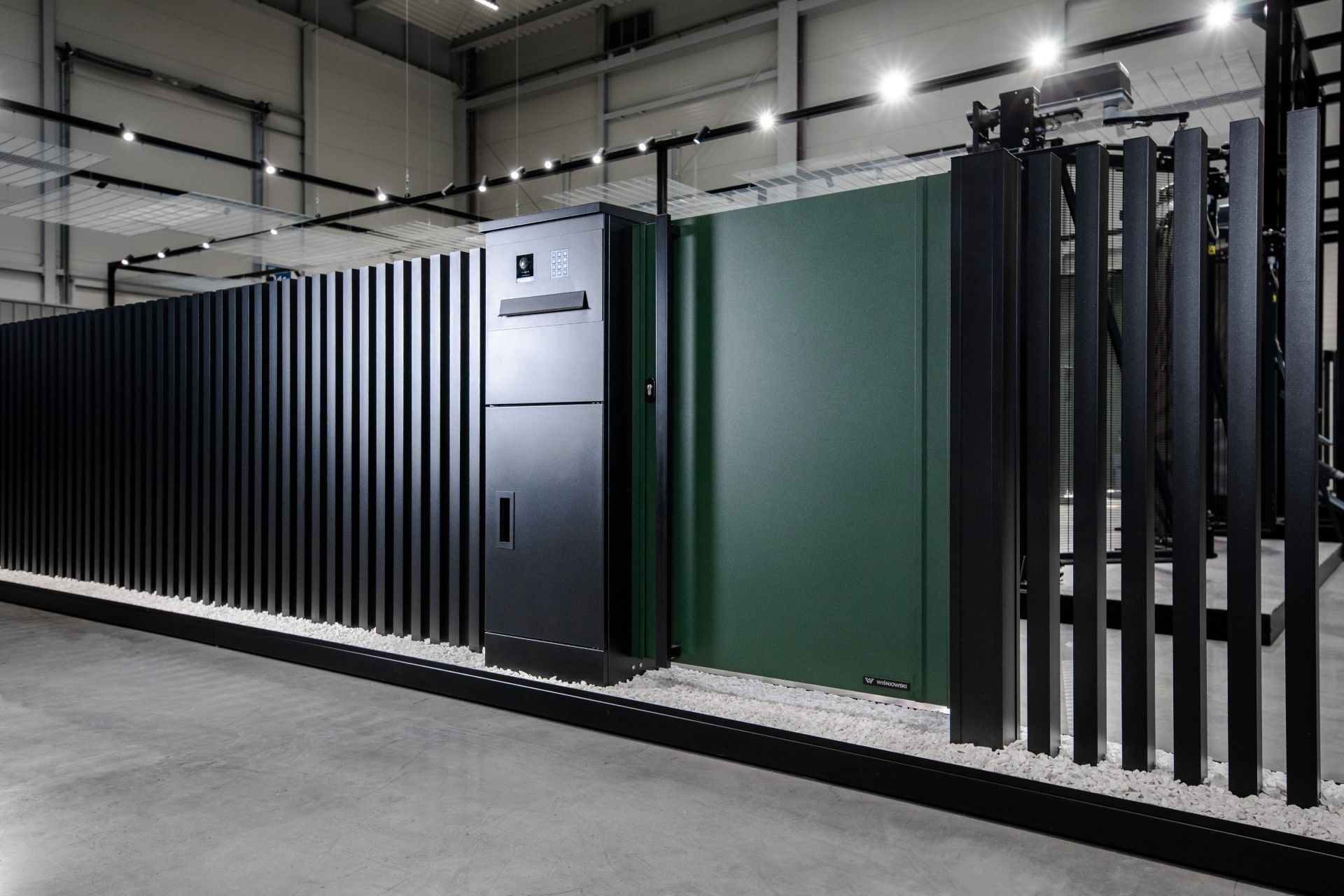 MultiBox am Zaun Infinity und Pforte AW.AL.203 