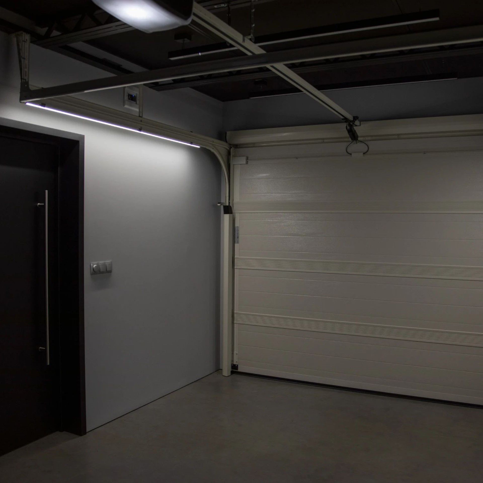LED-Beleuchtung für Garagentorführungen